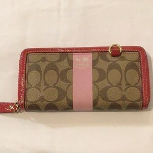 Women’s Coach wallet
